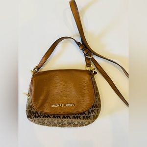 MICHAEL KORS CROSSBODY BAG